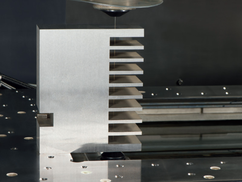 Automatic wire threading – equipped for  any ­situation