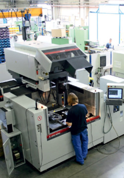 DMF Werkzeugbau can look back on about 15 years’ experience in wire cutting and has the full complement of equipment on its own site.