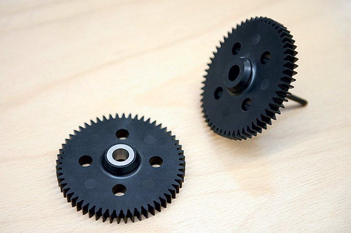 Top The FA10-S Advance cuts tool components­ of different kinds - in this case a gearwheel mould. The picture shows the finished injection-moulded plastic gearwheel.