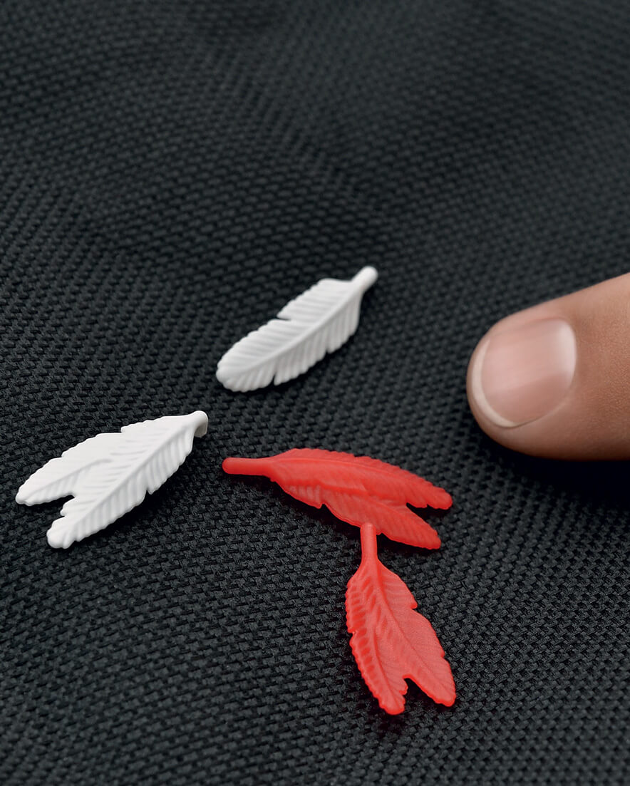 Tiny feathers for Playmobil Indians.