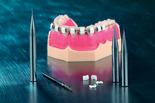  Effective tooth ­realignment thanks to tiny, precision-­machined parts.