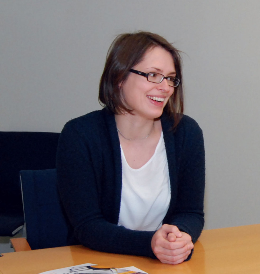 Dana Kasprick, Assistentin der Geschäftsleitung, im Gespräch mit dem Profil Redakteur