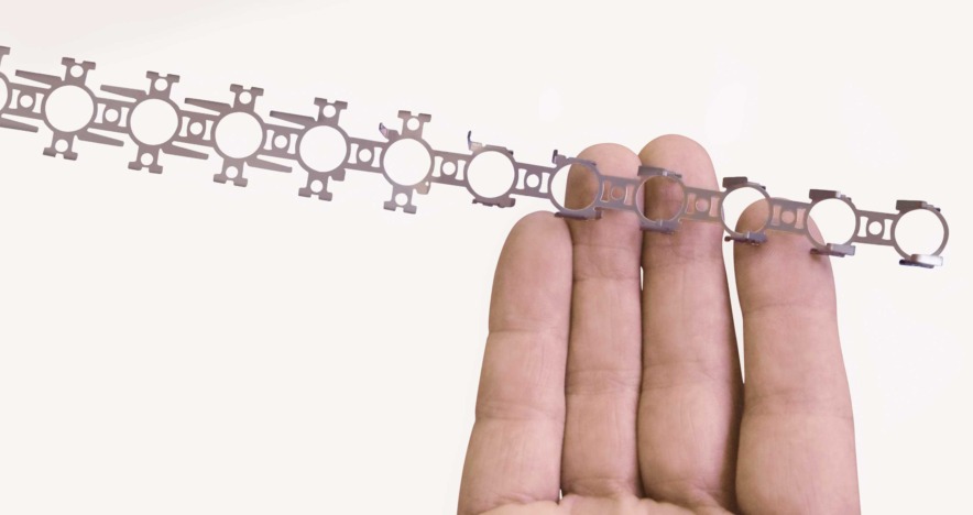 From metal strip to intricate connectors: progressive tools made of fine sheet metal productively stamp and bend 3-dimensional components ready for assembly.