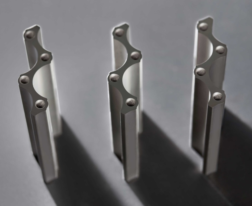 These laterally lowered contour-cutting punches are destined for the automotive industry.