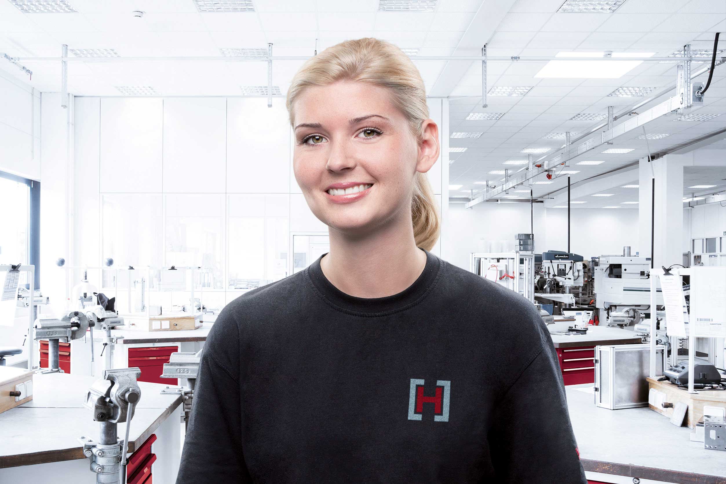 Nadja Knötig, trainee at HÄRTER Werkzeugbau: “At special seminars for trainees, we practise learning and working techniques.”