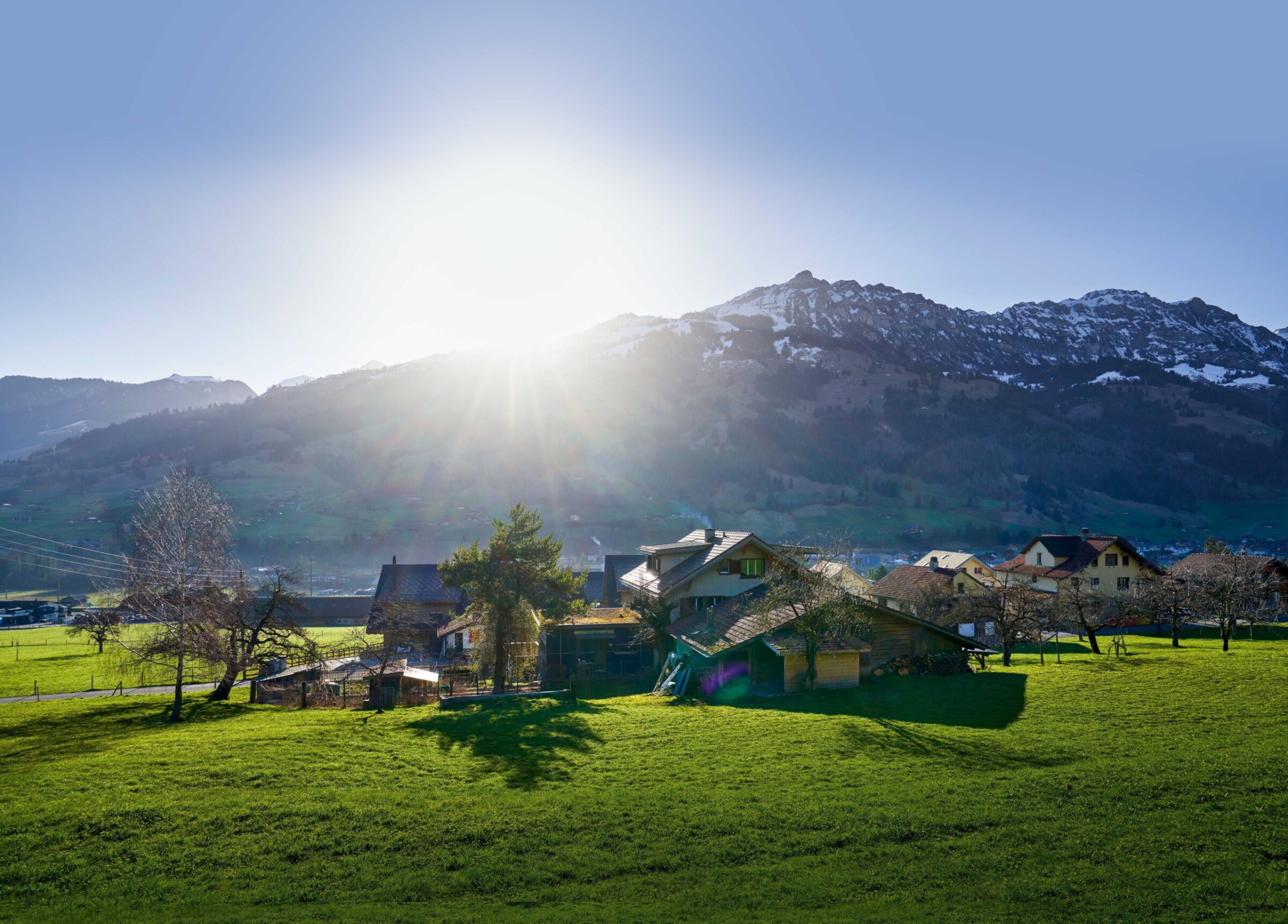 Nicht nur Tourismus: Schweiztypisch sind auch in Frutigen mit seinen knapp 7.000 Einwohnern leistungsfähige Präzisionsfertiger aus Bereichen wie Schlossherstellung, Hydraulik oder Skibindungen ansässig. 