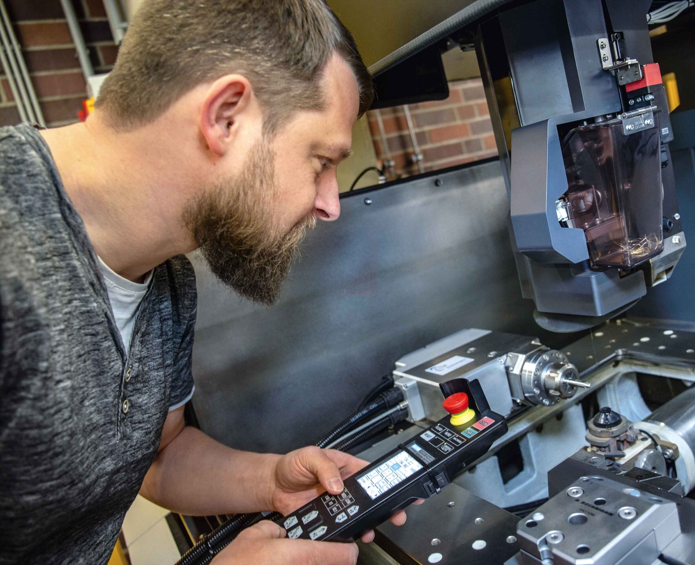 New technologies such as rotary eroding are also used in the workshop of the Institute for Experimental Physics in order to meet the ever tougher requirements in terms of component complexity.