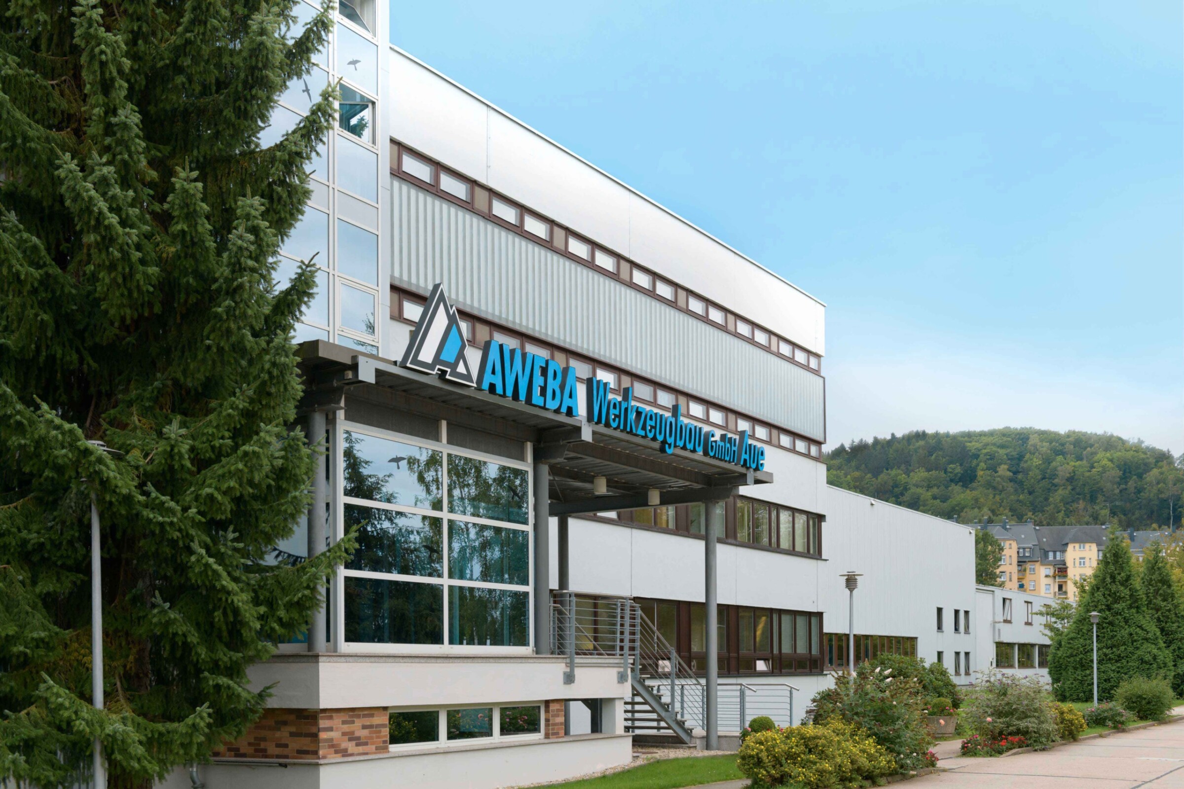 Main entrance to AWEBA Werkzeugbau GmbH with its roughly 10,000 m² of production space
