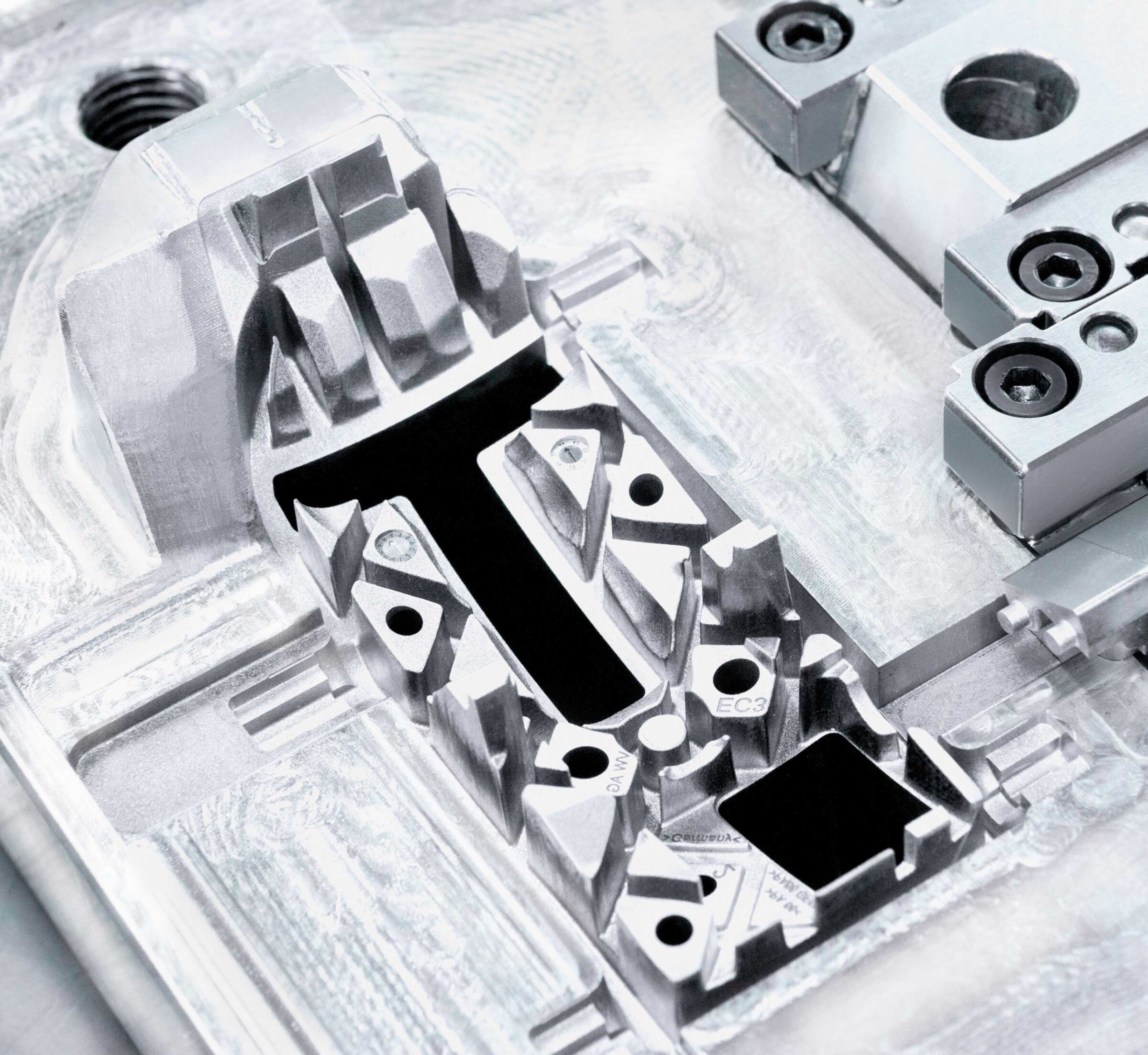 Wire-cut indexing plate for a 2-component mould