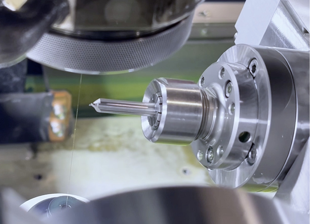 Rotary/tilting axis