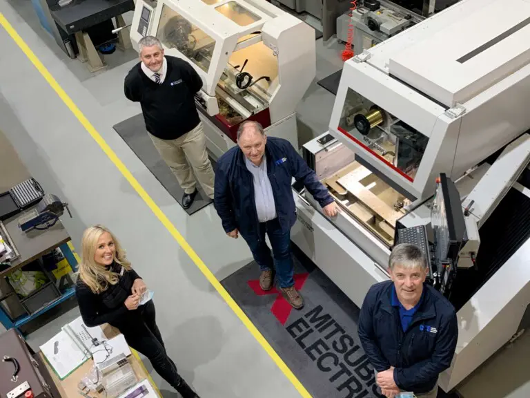 Arbeitsplatz von EDM is cheaper than milling.